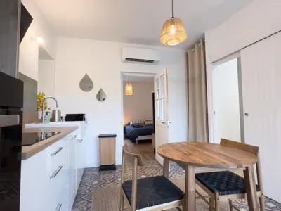 Cuisine ou kitchenette dans l'établissement Evasion, vue jardin, Terrasse, WIFI haut-débit, RDC