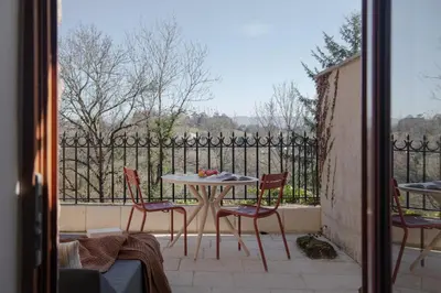 Balcon ou terrasse dans l'établissement MiHotel - Grenier à Sel de Pérouges