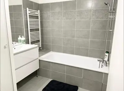 Salle de bains dans l'établissement Appartement - Le Salengro