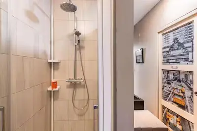 Salle de bains dans l'établissement Chatillon