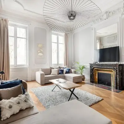 Le Rhône Haussmannien