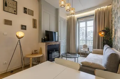 Télévision ou salle de divertissement dans l'établissement Smartstay Chill republique - Villeurbanne