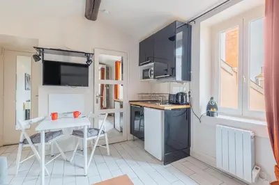 Cuisine ou kitchenette dans l'établissement Le Studio Ivry - Lyon Croix Rousse