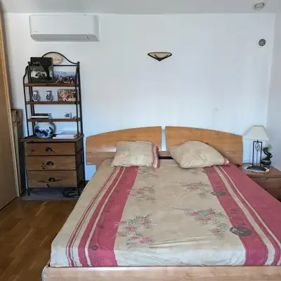 Ecully logement privé attenant de la maison principale