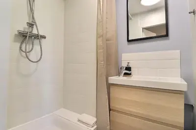 Salle de bains dans l'établissement Modern and Cozy Studio in the Heart of Perrache Lyon