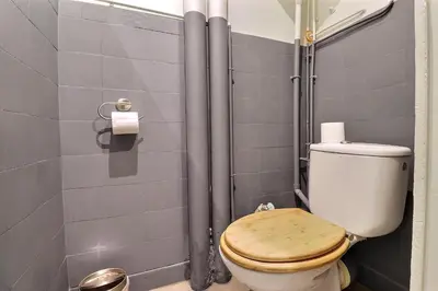 Salle de bains dans l'établissement Modern and Cozy Studio in the Heart of Perrache Lyon