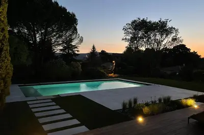 Piscine de l'établissement Villa Birdie - Belle maison avec piscine ou située à proximité
