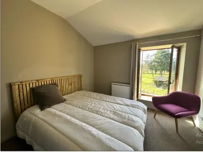 Un ou plusieurs lits dans un hébergement de l'établissement Les coqs de Mirebois ,Maison de campagne de 200 M2 pour 10 Personnes