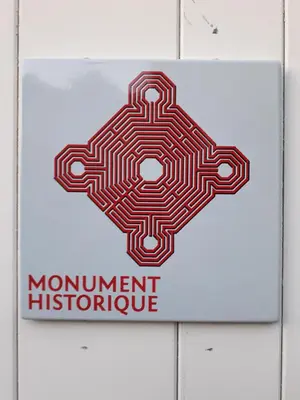 Certificat, récompense, panneau ou autre document affiché dans l'établissement La Chanoinesse