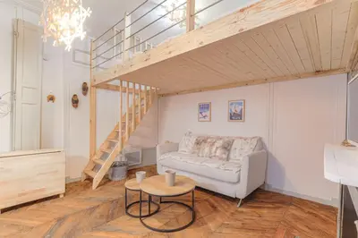 Coin salon dans l'établissement Duplex de Caractère à Cordeliers