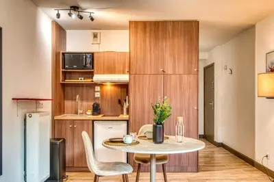 Cuisine ou kitchenette dans l'établissement La Suite Yak - Très beau studio - Charpennes-Tonkin