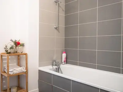 Salle de bains dans l'établissement La suite bohème, 4 prs, avec terrasse