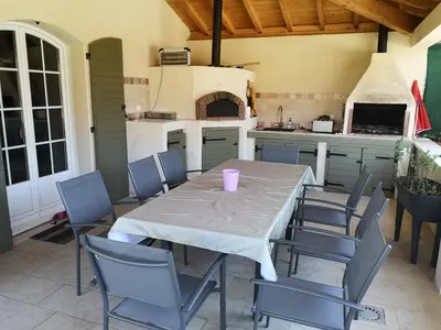 Cuisine ou kitchenette dans l'établissement Villa provençale