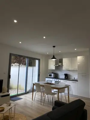 Cuisine ou kitchenette dans l'établissement La Maisonnette de Curis