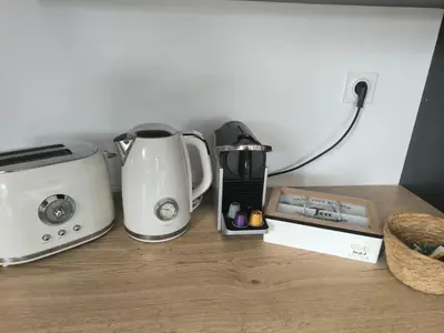 Plateau bouilloire dans l'établissement Mi Amore- Gîte 3 suites près de Lyon, parking free
