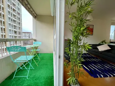 Balcon ou terrasse dans l'établissement BnGo I Le Spacieux I 12 personnes, 5 chambres, 2 salle de bain, parking privé, WC séparé, Wifi