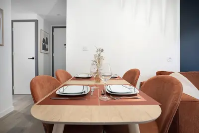 Coin salon dans l'établissement L'Abri Citadin - Deux chambres