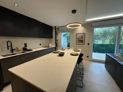 Plan de l'établissement Modern T3 renovated with new pool terrace and box