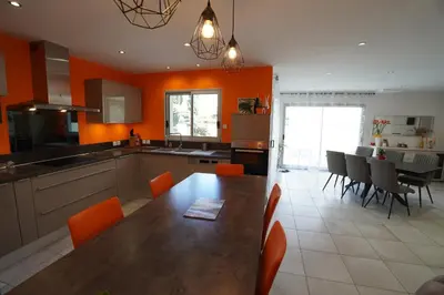 Plan de l'établissement Villa moderne à deux pas de Lyon