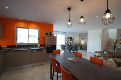 Plan de l'établissement Villa moderne à deux pas de Lyon