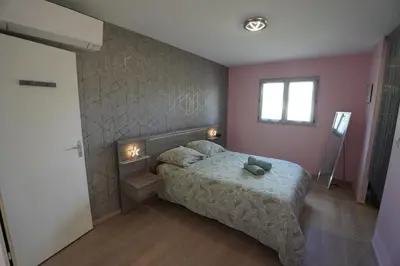 Plan de l'établissement Villa moderne à deux pas de Lyon