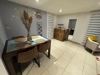 Plan de l'établissement Tiny house 3 terrasse-parking Groupama Stadium LDLCArena