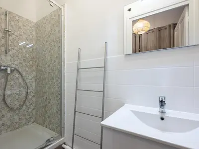 Salle de bains dans l'établissement BnGo I Luxe & Confort I Gare PartDieu, 2 personnes, Aéroport, Rhone-Express