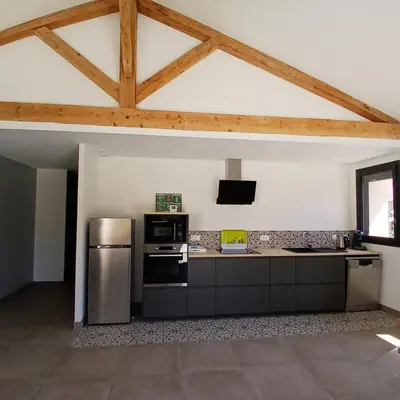 Cuisine ou kitchenette dans l'établissement L'Atelier