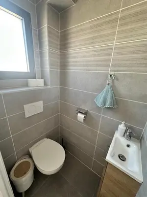 Salle de bains dans l'établissement Maison 90 avec 8 chambres lechaffardcom