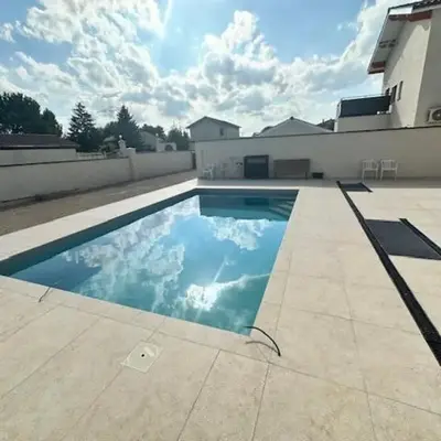 Maison 90 avec 8 chambres lechaffardcom