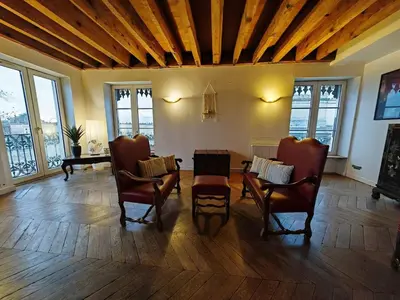 Coin salon dans l'établissement Grand loft bourgeois, Coeur Vieux Lyon