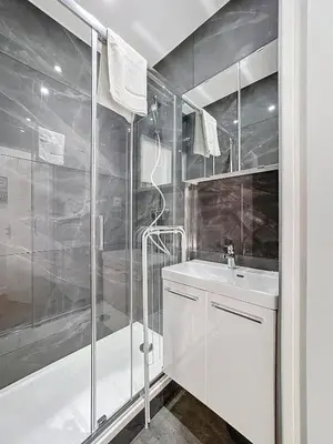 Salle de bains dans l'établissement My Home Saint Jérôme 1
