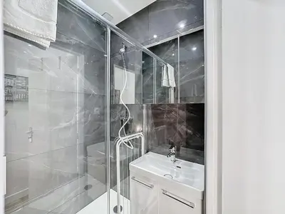 Salle de bains dans l'établissement My Home Saint Jérôme 1