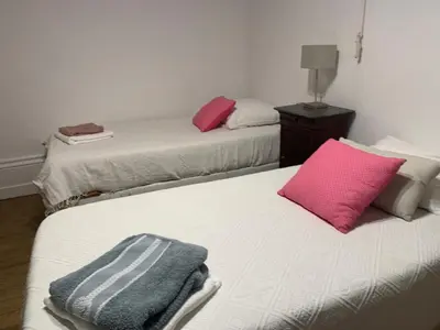 Un ou plusieurs lits dans un hébergement de l'établissement Grande maison familiale à la campagne 18kms de Lyon