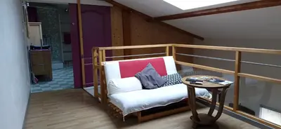 Un ou plusieurs lits dans un hébergement de l'établissement La Roue, logement indépendant, jolie vue