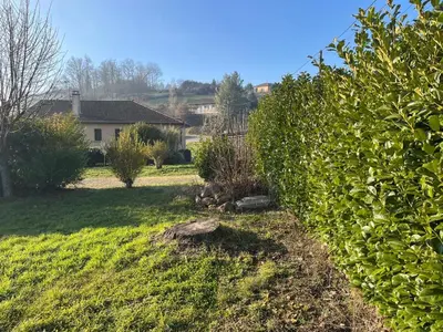 Jardin de l'établissement Villa au calme dans le beaujolais vert