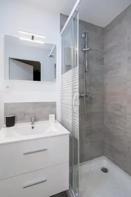 Salle de bains dans l'établissement Apartment Perron - Cozy 2 people - Oullins