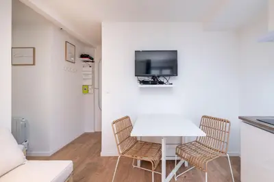 Télévision ou salle de divertissement dans l'établissement Apartment Perron - Cozy 2 people - Oullins