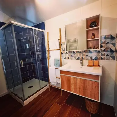 Salle de bains dans l'établissement Loft au cœur des vignes dans un ancien Chai