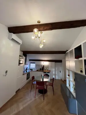 Cuisine ou kitchenette dans l'établissement La bulle au centre de Tassin