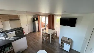 Cuisine ou kitchenette dans l'établissement Détente et nature au bord du Rhône