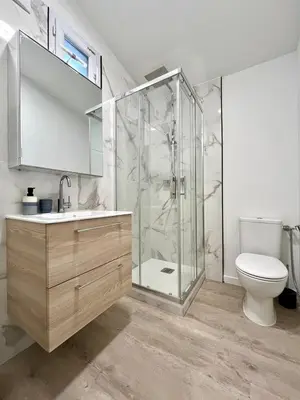 Salle de bains dans l'établissement Maison de ville rénovée à 15 min de Lyon