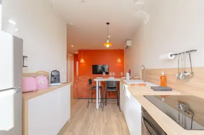 Cuisine ou kitchenette dans l'établissement Lintemporel - travelhome