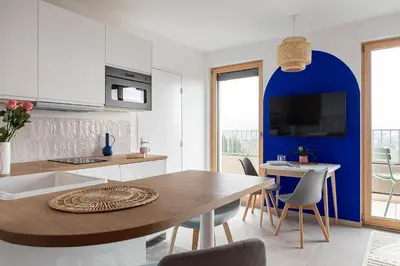 Cuisine ou kitchenette dans l'établissement West View Studio 33 m2 vue Monts d Or et Lyon