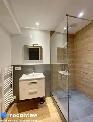 Salle de bains dans l'établissement Cozy renovated apartment with cinema atmosphere and view