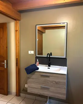 Salle de bains dans l'établissement Gîtes de Charme en Isère