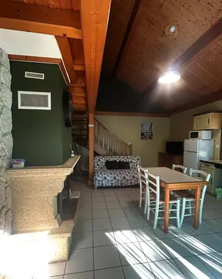 Cuisine ou kitchenette dans l'établissement Gîtes de Charme en Isère