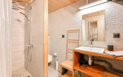 Salle de bains dans l'établissement Le petit Sully Foch