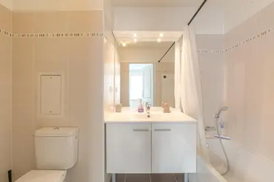 Salle de bains dans l'établissement Cosy avec parking proche Brotteaux
