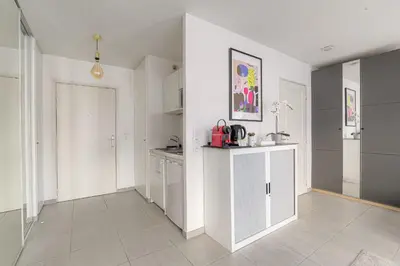 Cuisine ou kitchenette dans l'établissement Cosy avec parking proche Brotteaux